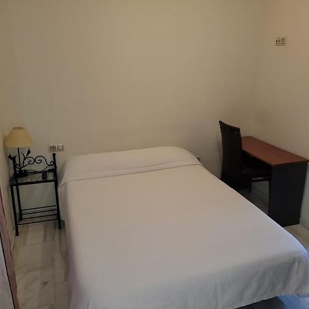 Hostal El Pasaje Пуэнте-Хениль Экстерьер фото