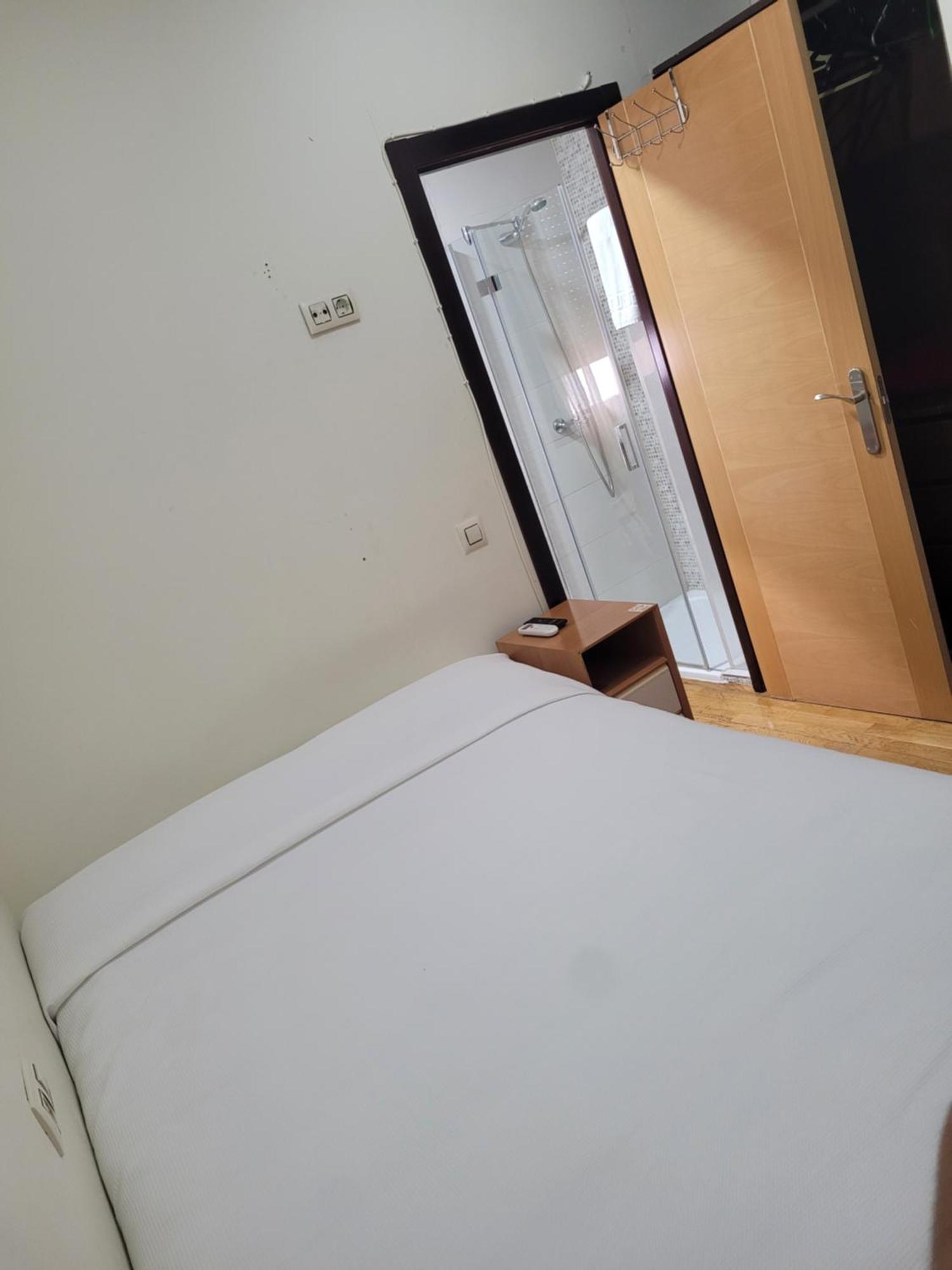 Hostal El Pasaje Пуэнте-Хениль Экстерьер фото