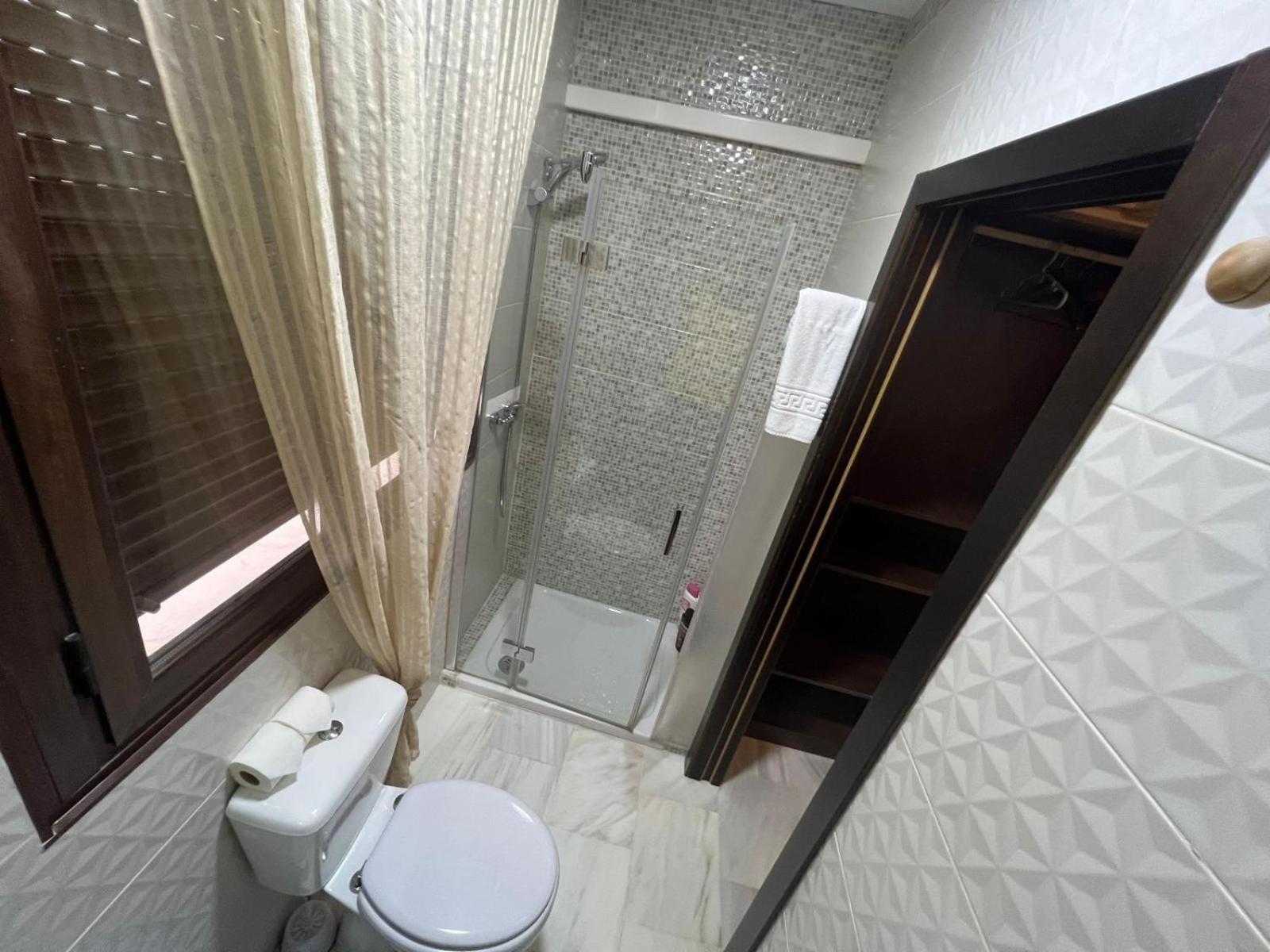 Hostal El Pasaje Пуэнте-Хениль Экстерьер фото